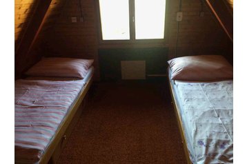 Vieno aukšto namas Turček 8